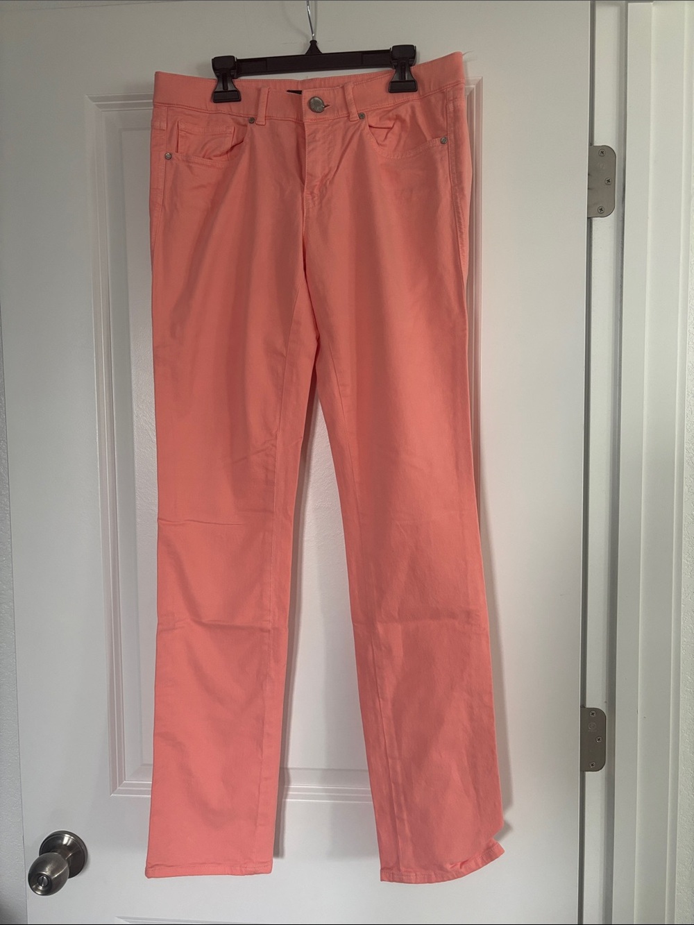Women's Salmon Straight-Leg Jeans